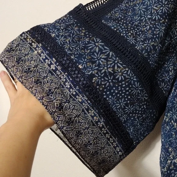 Elie Tahari Silk Cold Shoulder Mika Blouse Blue Floral Metallic NWOT $298 Retail - Picture 4 of 6